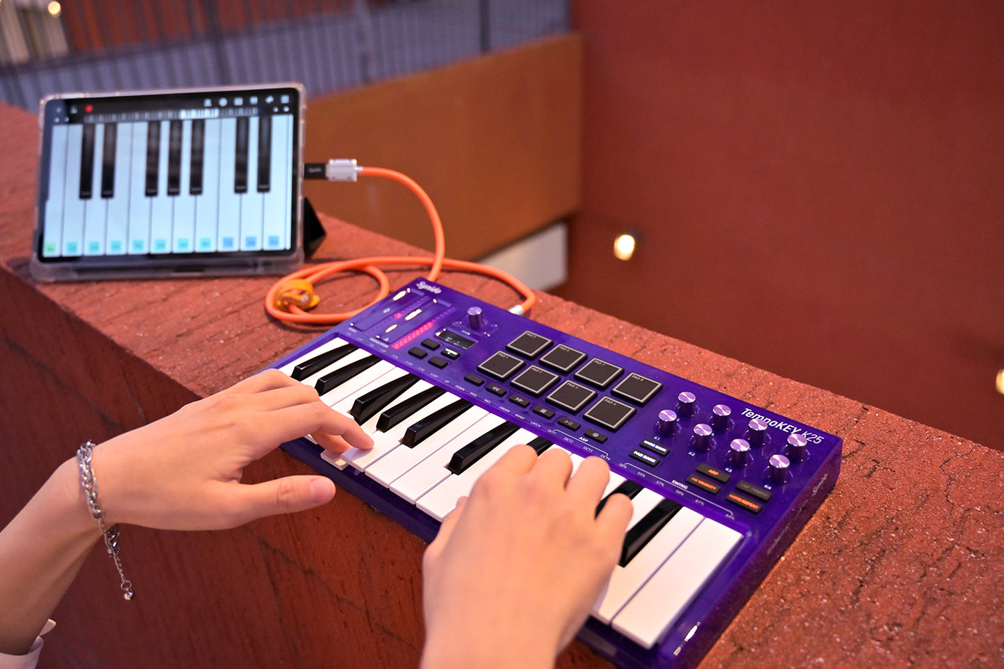 Synido Tempokey K25 MIDI Keyboard Band Accompaniment Arranger Portable MIDI Controller